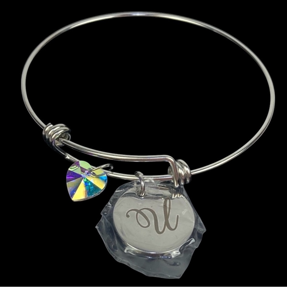 🆕 “U” Initial Adjustable Bracelet with Heart NWT 💜